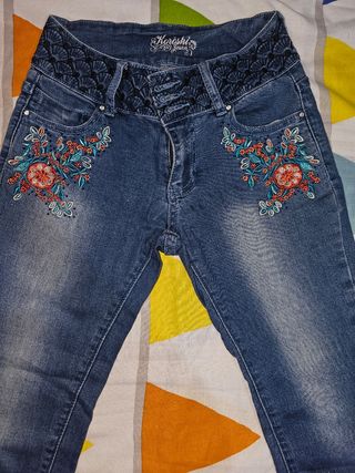 VENDO LOTE 5 MINIFALDAS Y PANTALON 3/4.