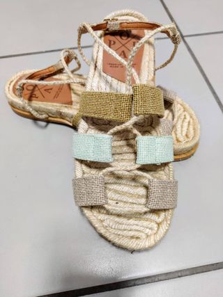 Súper bajada de precio!Sandalias 3 tiras nº 37