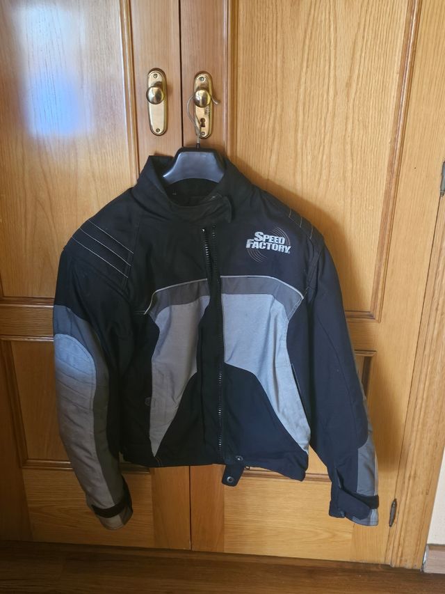 Cazadora moto mujer con protecciones