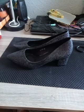 Zapatos de tacón. Talla 38. Nuevos 