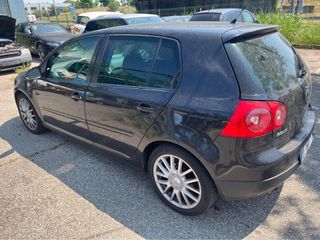 Pezzi di ricambi Golf v 2.0 tdi