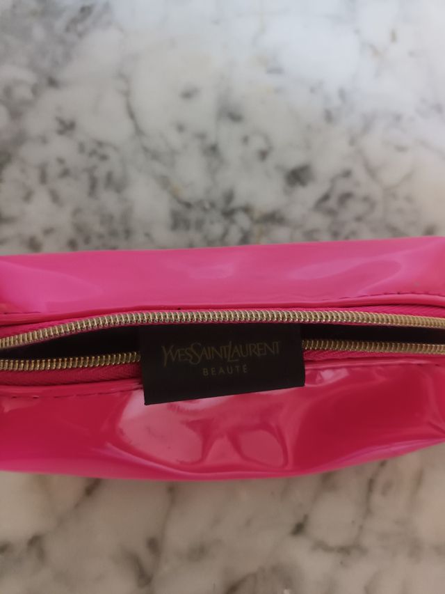 Porta trucco Yves Saint Laurent