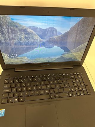 Ordenador portátil ASUS X554L i5