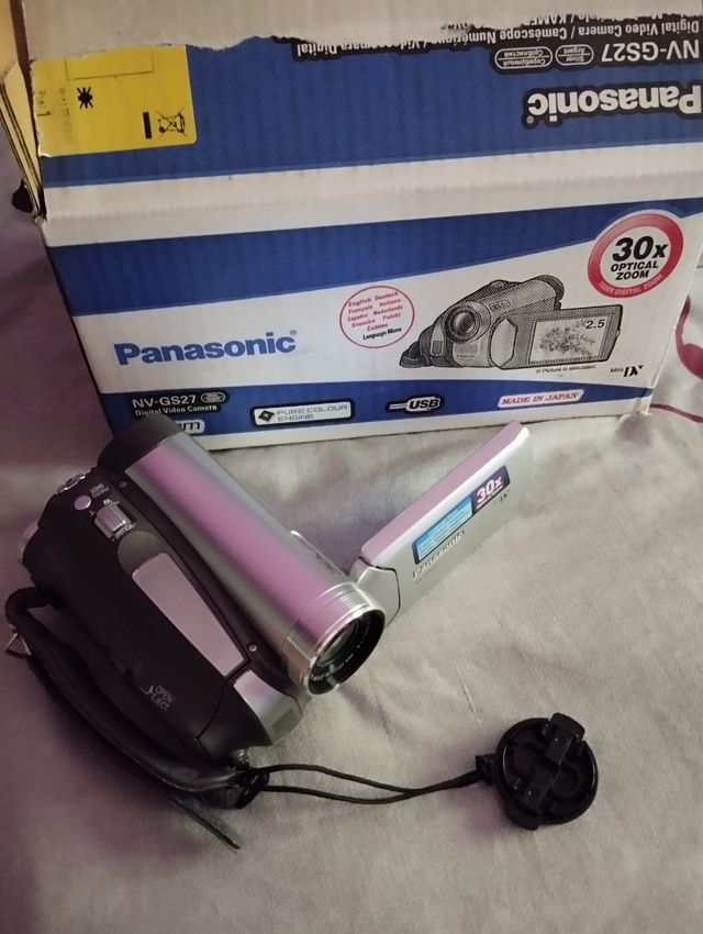 Videocamara Panasonic + 3 cintas sin usar