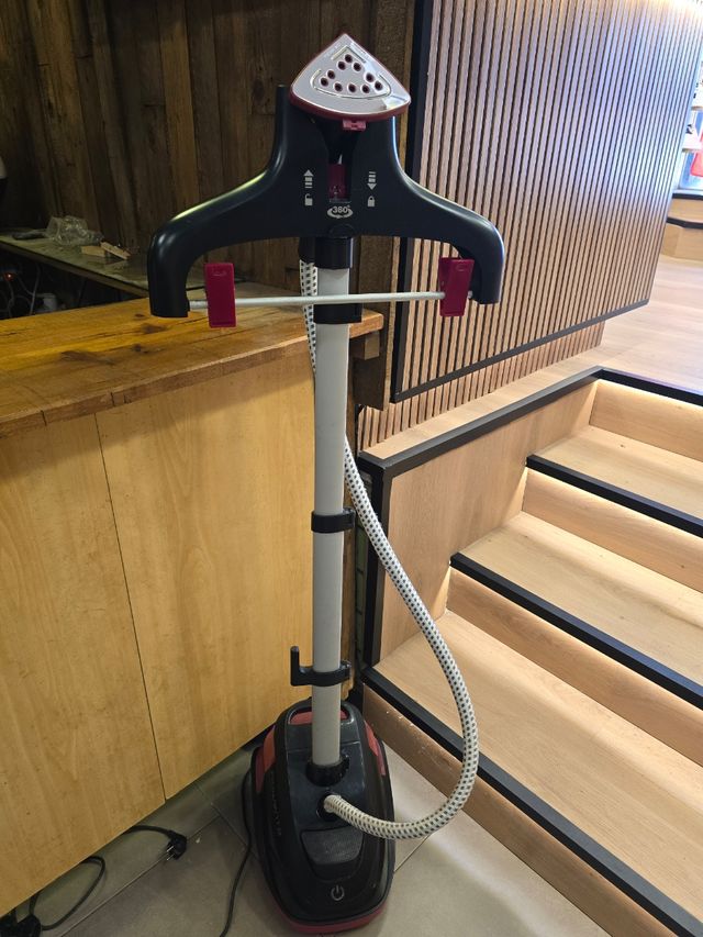 Centro de planchado vertical Rowenta