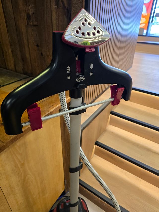 Centro de planchado vertical Rowenta