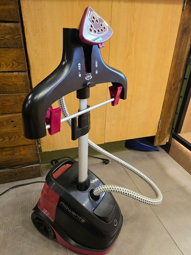 Centro de planchado vertical Rowenta