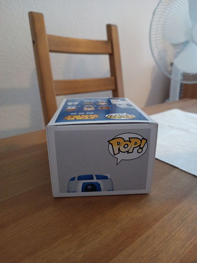 FUNKO POP R2 D2 STAR WARS