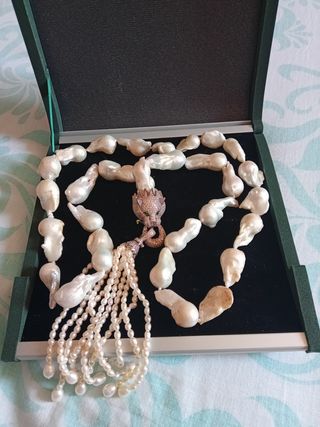 Collar de perlas naturales