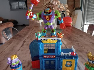 Muñecos de la Colección superzings