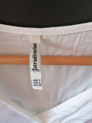 Camisa blanca fina Stradivarius