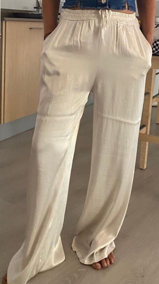 Pantalon raso dorado