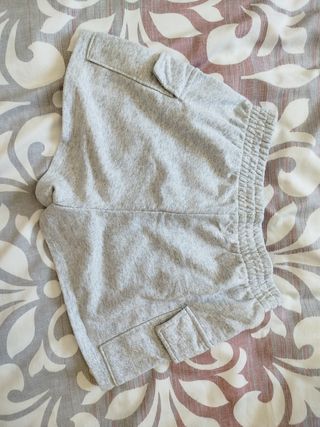 Pantalón chándal corto gris