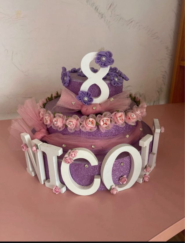 torta di compleanno in polistirolo