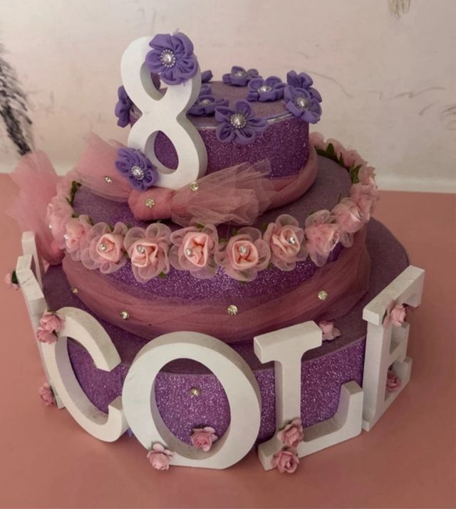 torta di compleanno in polistirolo