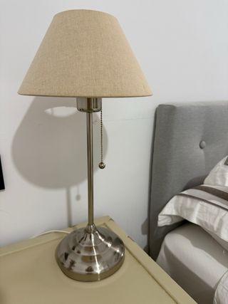 Lampara sobremesa aluminio Ikea Arstid