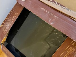 Baldosas negra y blanca marca venis gres