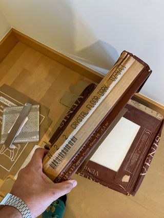 Baldosas negra y blanca marca venis gres