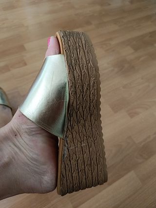 Cuñas doradas núm 38