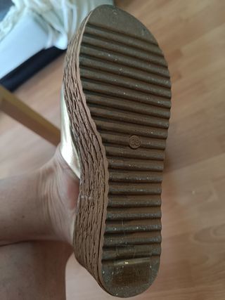 Cuñas doradas núm 38