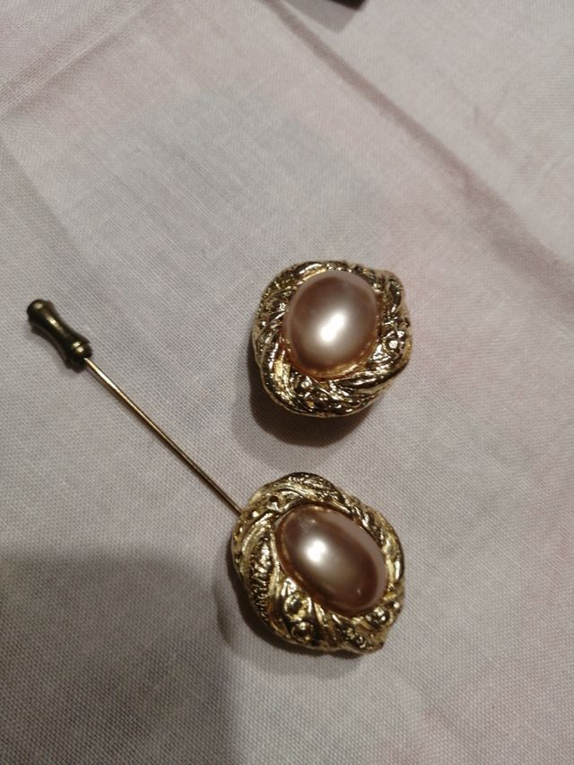 Juego collar, pendiente y broche perla