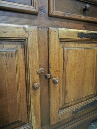 Aparador madera. Antiguo