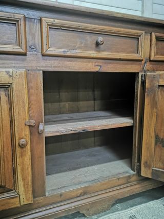 Aparador madera. Antiguo