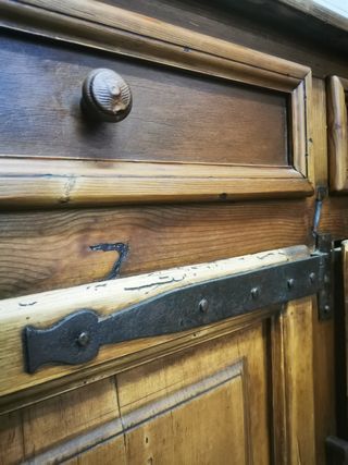 Aparador madera. Antiguo
