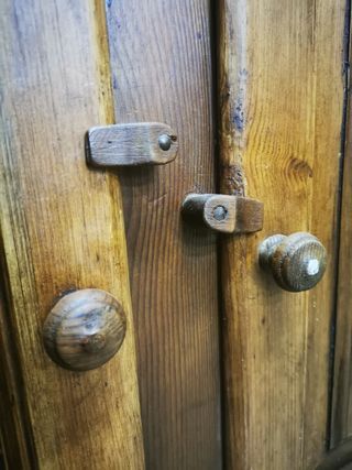 Aparador madera. Antiguo