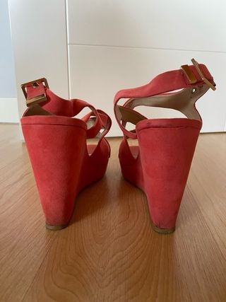 Sandalias cuña Bershka