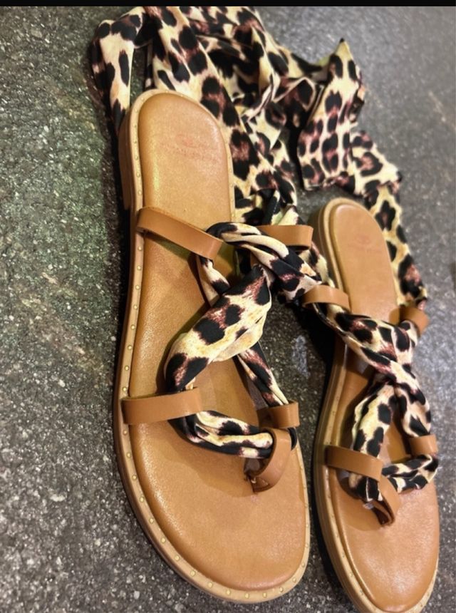 sandalo basso da donna alla schiava