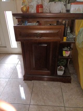 Mobile ingresso e specchio arte povera