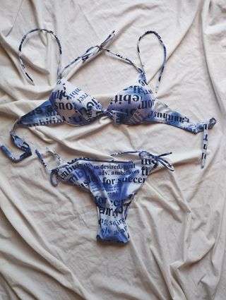 Bikini periódico vintage