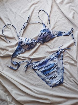 Bikini periódico vintage