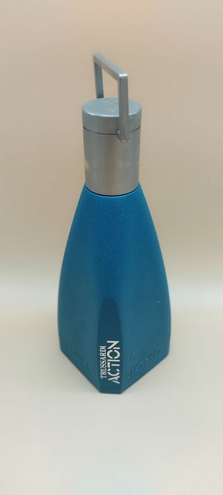 Insegne bottiglie Trussardi Action e Uom