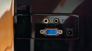 Monitor AOC