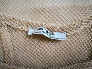 Vestido rejilla bordado Zara