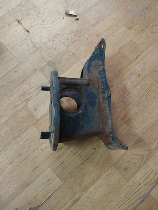 Soporte rueda trasera vitara 