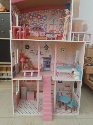 Casa muñecas de madera