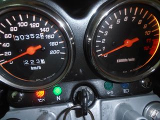 MOTO CARRETERA SUZUKI