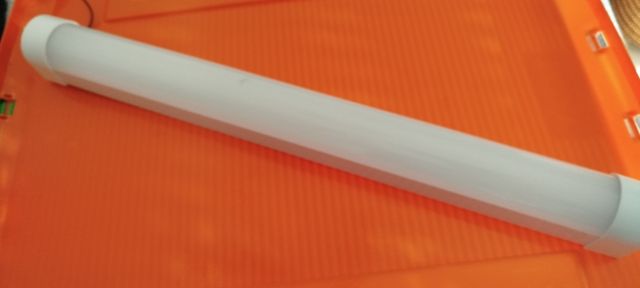 Regleta LED 6 watt 4000K IP44 blanco 