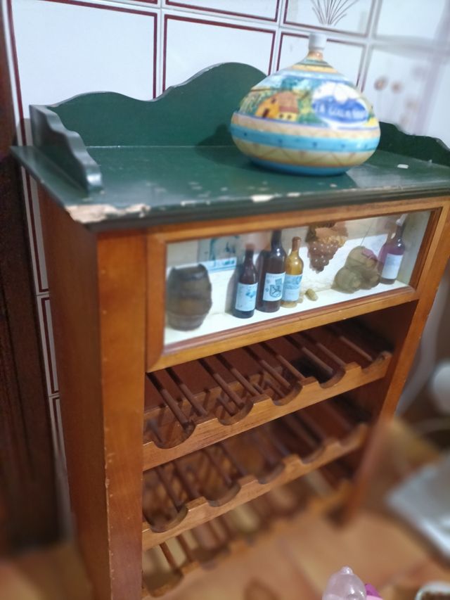 Mobile in legno porta vino