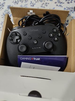 Mando GXT 541 para PC con cable