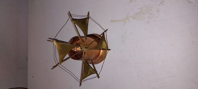 Molino de cobre decorativo antigüedad
