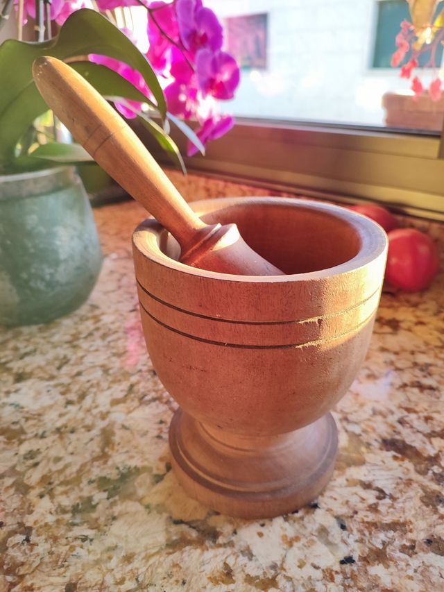 Mortero madera antiguo