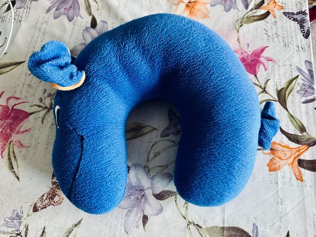 Cuscino cervicale da viaggio a forma di peluche