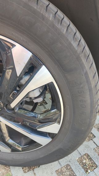 PEUGEOT 2008 (MUY CUIDADO)