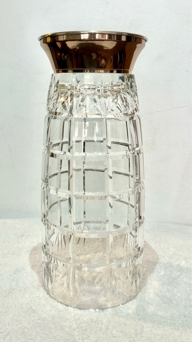 Jarrón de cristal,con base de plata