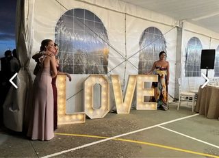 Letras LOVE con luces  ¡Para bodas y eventos !
