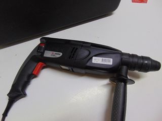 TALADRO PERCUTOR CON BOQUILLA DE METAL (164357)